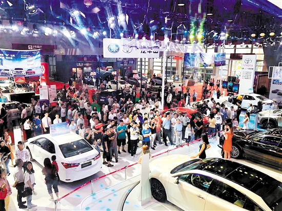 往屆本報車展人氣旺。