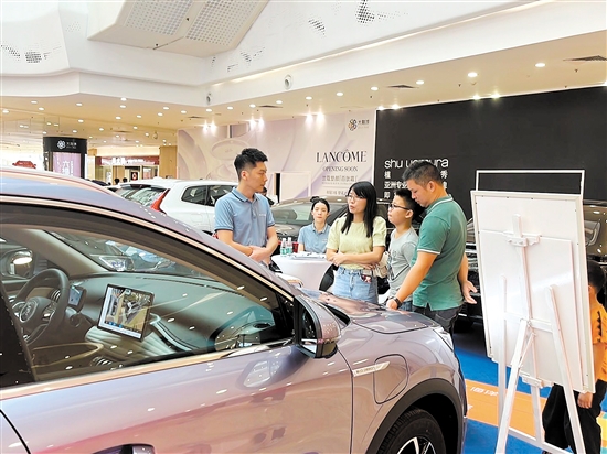 消費(fèi)者購(gòu)車時(shí)建議選擇口碑好的經(jīng)銷商。
