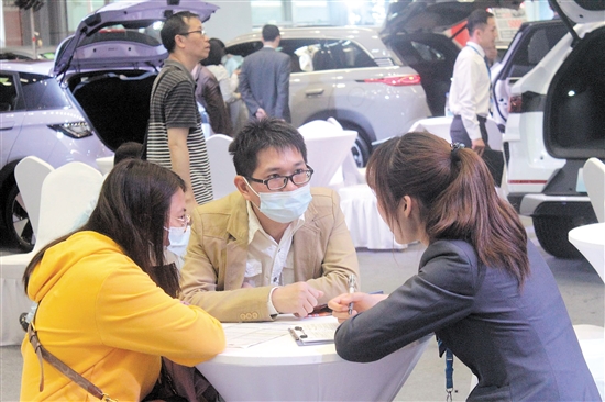 消費(fèi)者在簽訂購(gòu)車合同時(shí)不妨多注意。