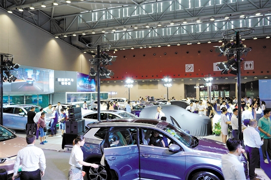 往屆本報(bào)舉辦的大型車展，均吸引許多市民的目光。