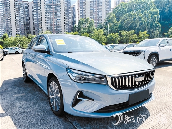 第四代帝豪2025款盡顯大氣動(dòng)感風(fēng)范。